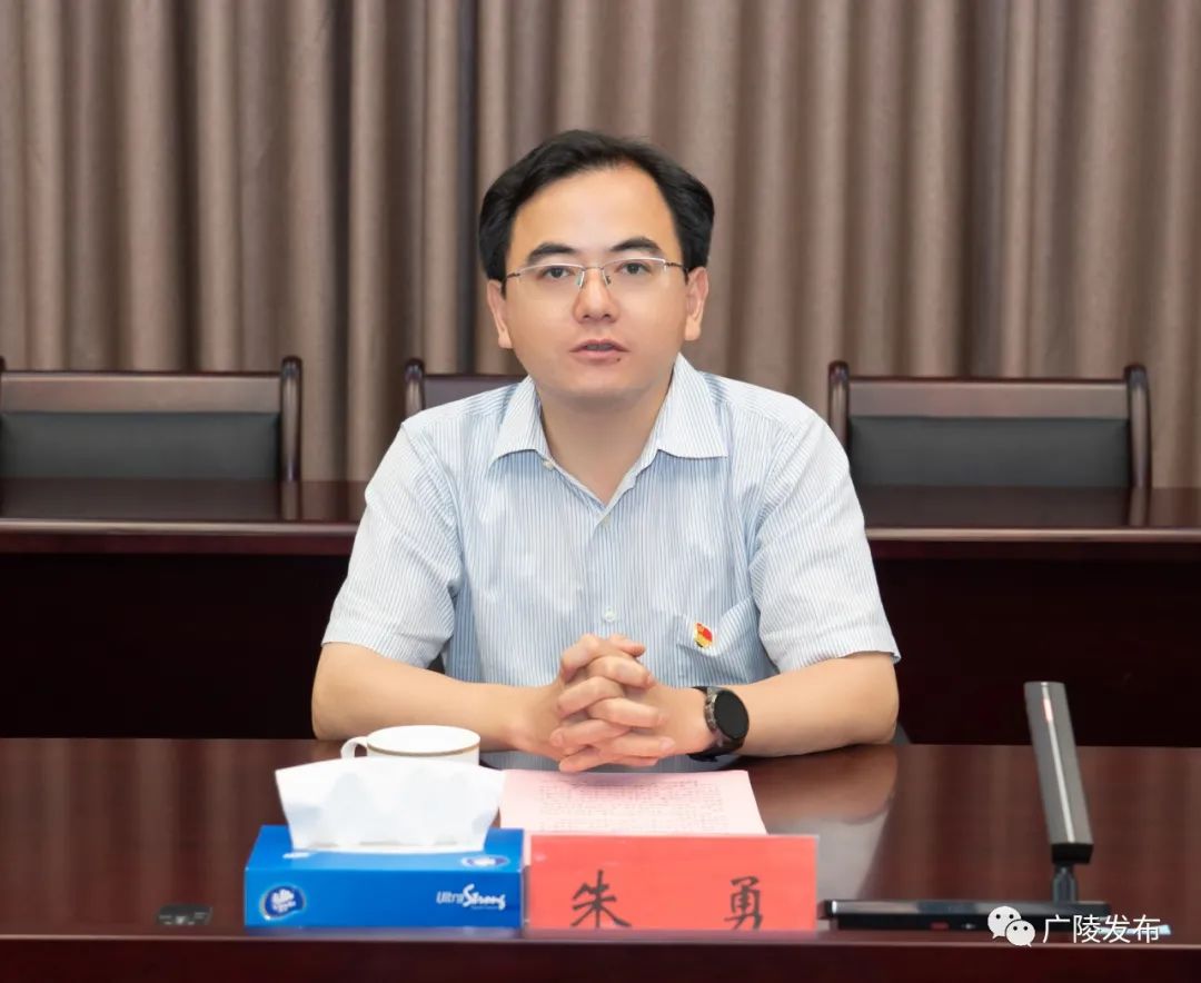区委书记,区长朱勇出席欢送会并致辞.
